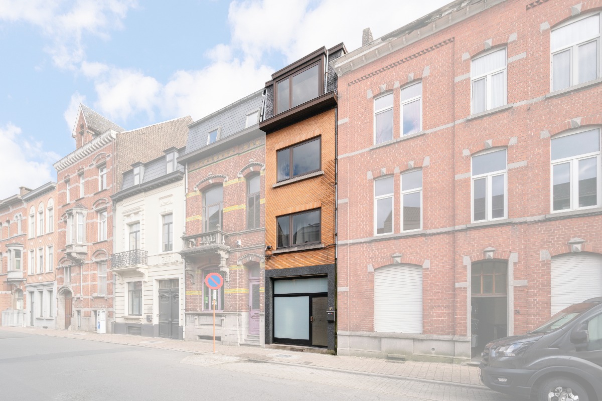 Lessensestraat - 72 - - 9500