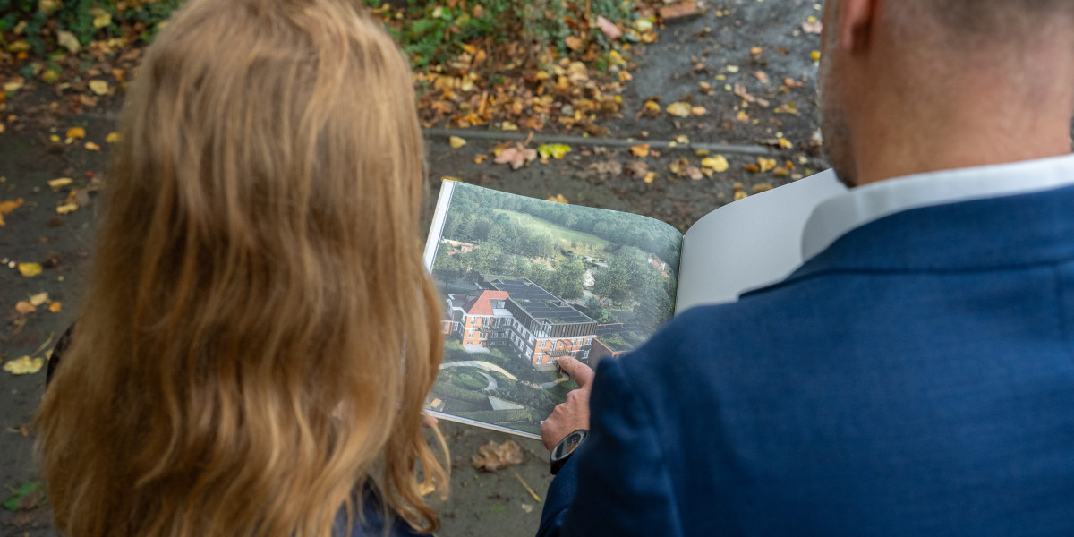 Boek met nieuwbouwrenders