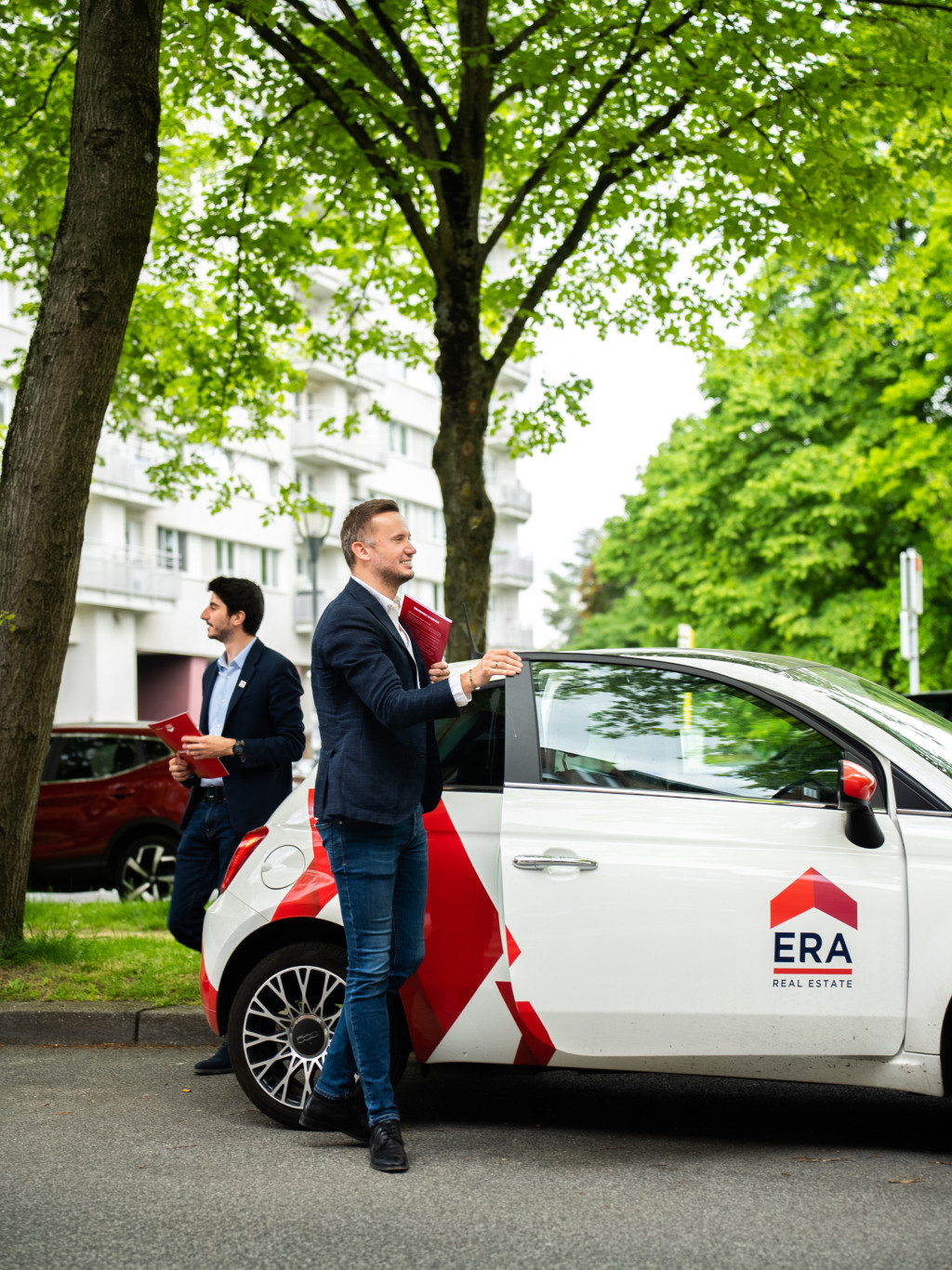 ERA makelaars op pad met de auto