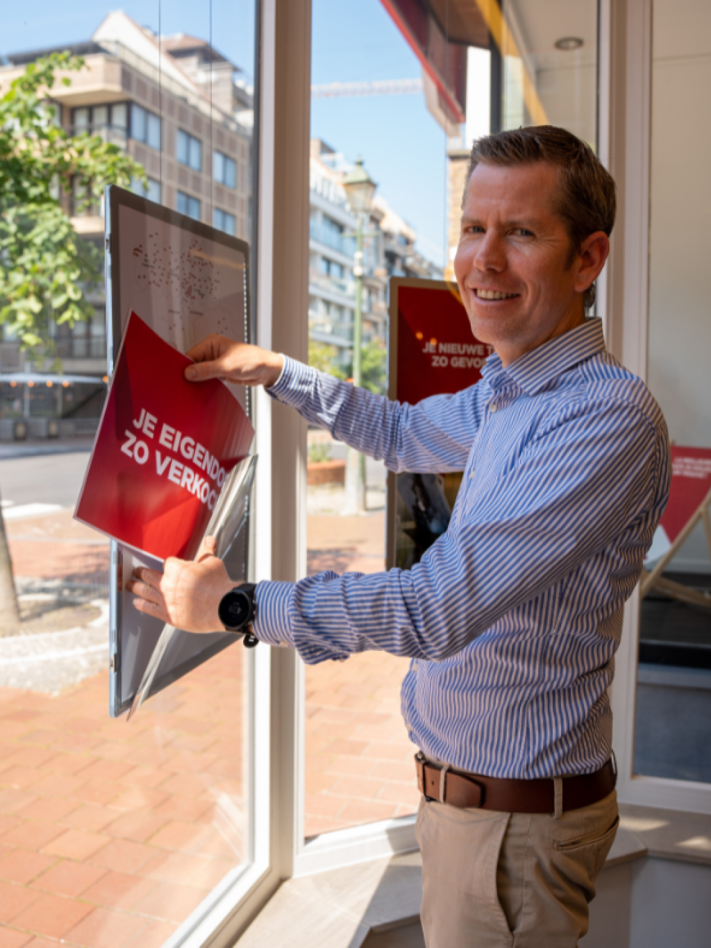 ERA makelaar in een etalage.