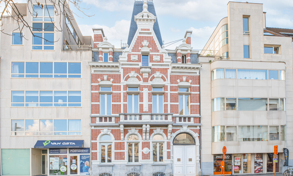 Gevel hoofdkantoor ERA in Sint-Niklaas