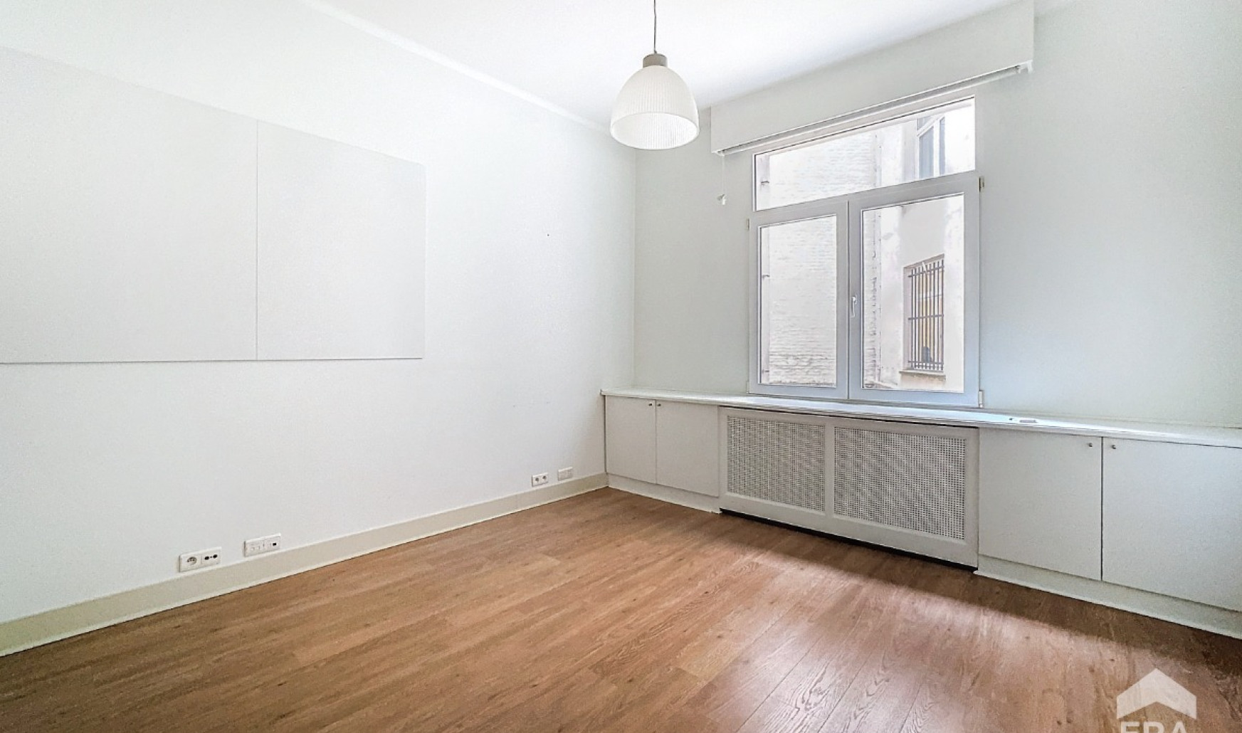 Avenue de la Renaissance - 1 - - 1000