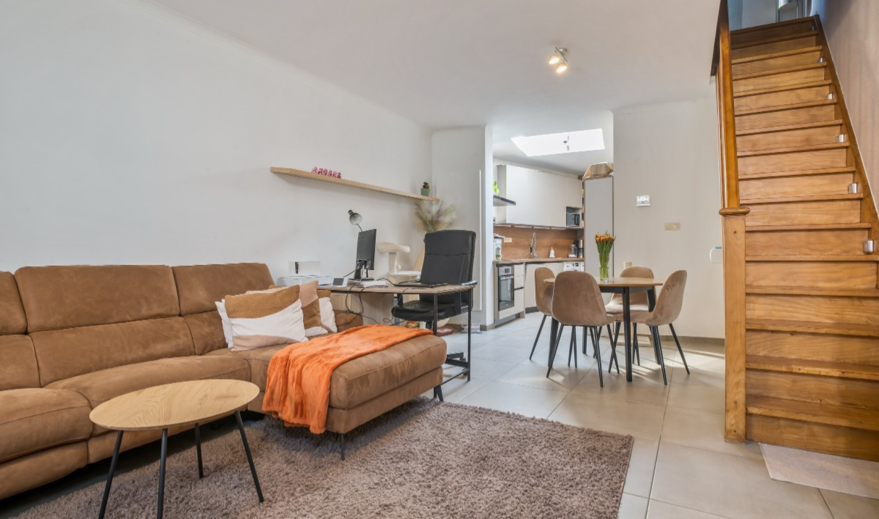 Stationsstraat - 27 - - 9280