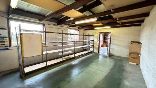 Menenstraat - 61 - - 8940