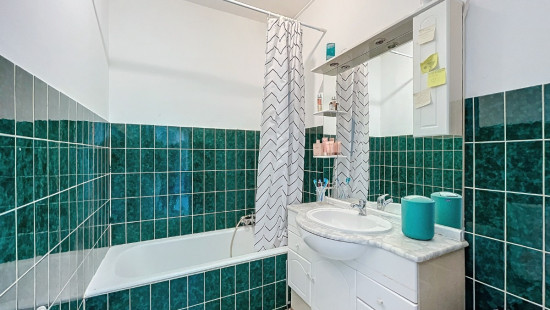 Avenue Louis Isaac - 21-23 - - 7850