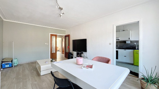 Avenue Louis Isaac - 21-23 - - 7850