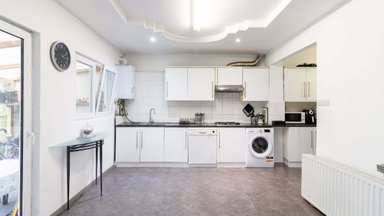 Campiniastraat - 32 - - 2170