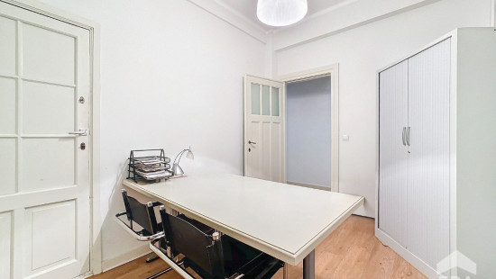 Avenue de la Renaissance - 1 - - 1000