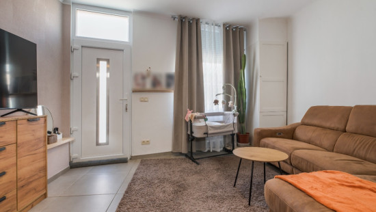 Stationsstraat - 27 - - 9280