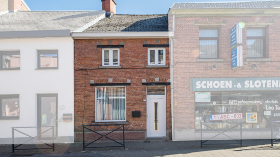 Stationsstraat - 27 - - 9280