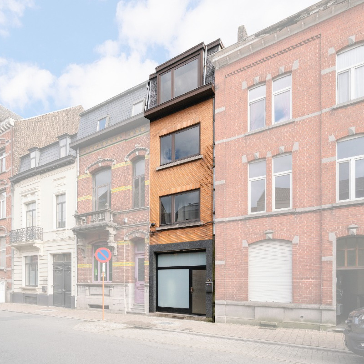 Lessensestraat - 72 - - 9500